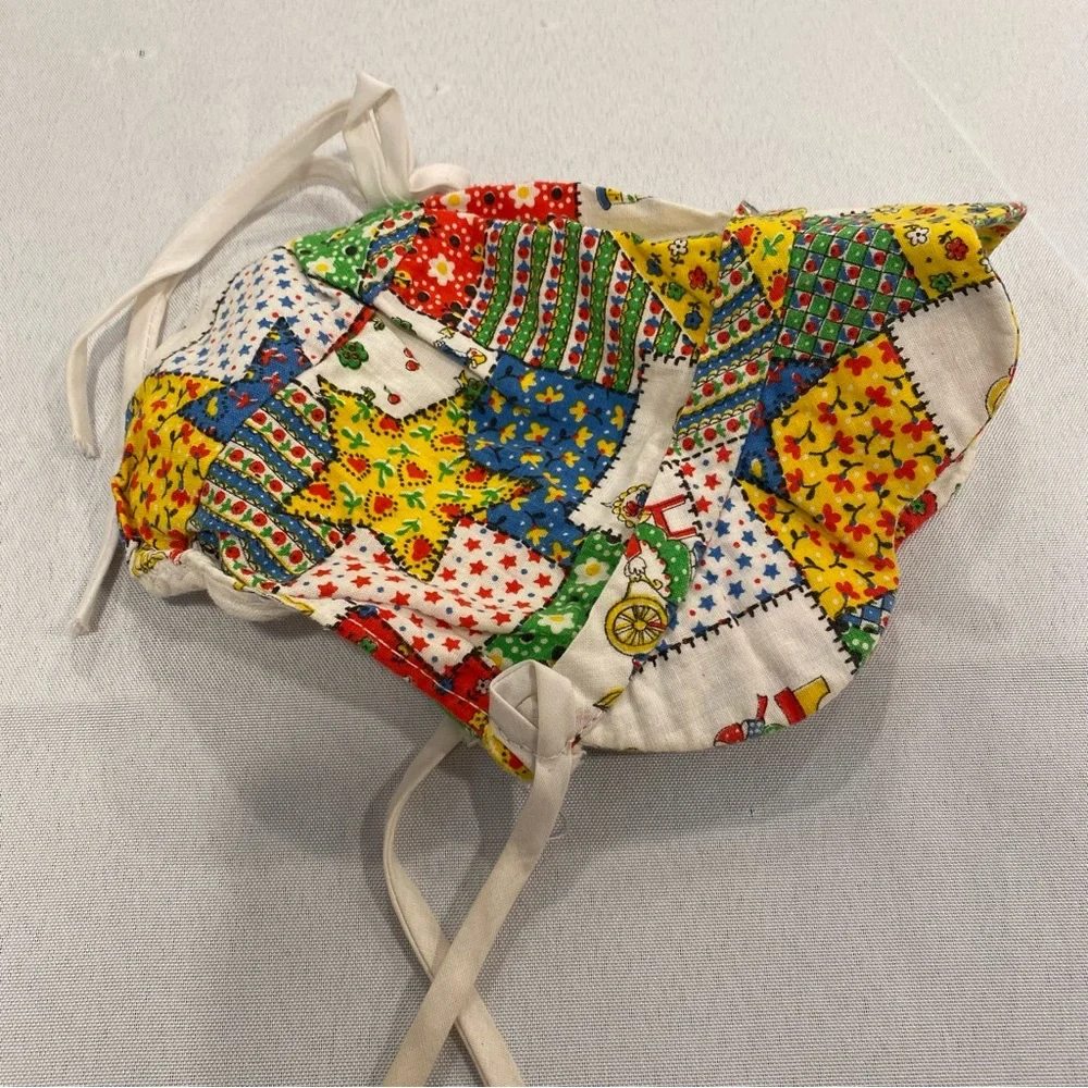 Handmade 1970s children’s bonnet